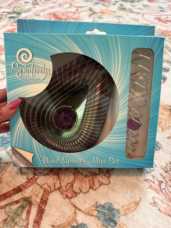 Other - Spinfinity Designs Wind Spinner Mini-Set in Iridescent Purple/Green